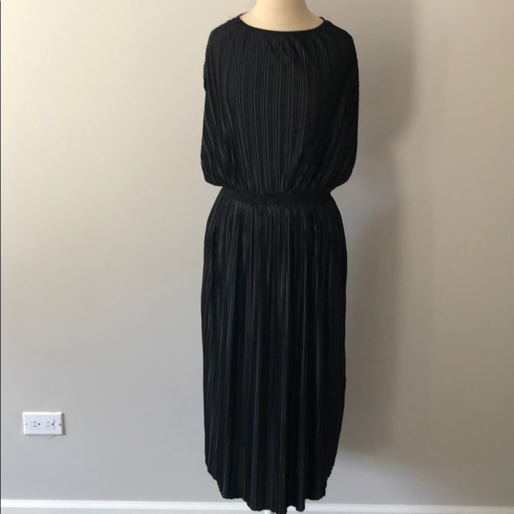 Black gloss accordion dress